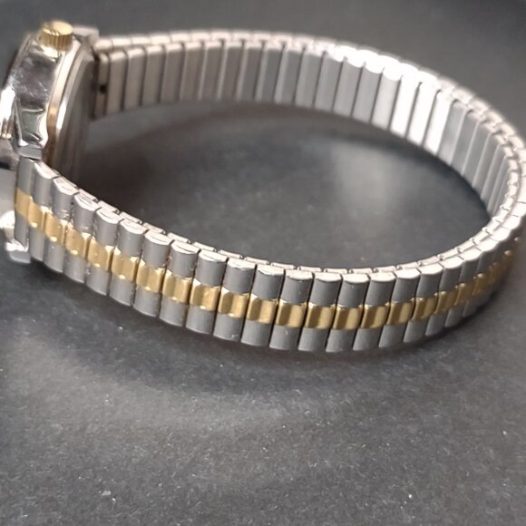 Two Tone Timex Indiglo T2NO68 6.5 Inches - Picture 6 of 12